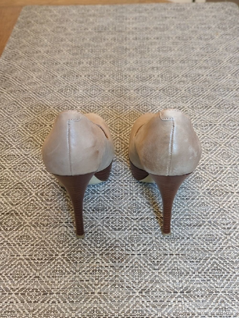 Enzo Angiolini Beige Taupe Tan Platform Pumps Almond Toe - Picture 7 of 8